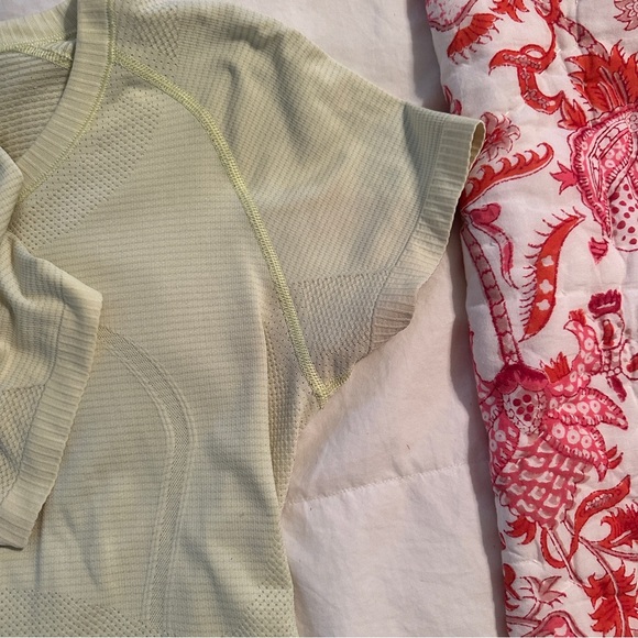 Lululemon swiftly tech size 8 - Picture 6 of 9